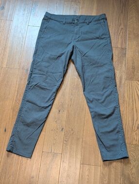lululemon athletica Men's Chinos in Charcoal Gray 36x32 EUC